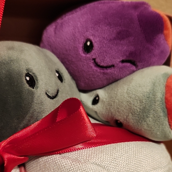 Giggle Scape Cheese Box Plushies - Picture 5 of 5